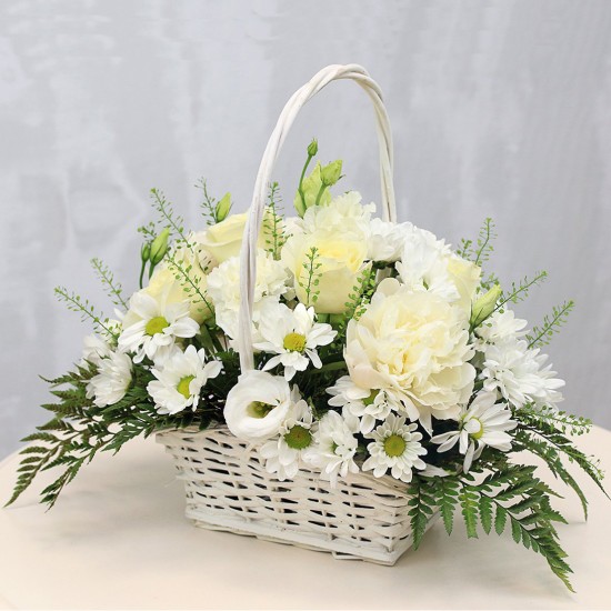 Snow-white elegance - flower basket